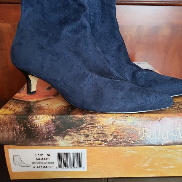 Bella Vita Stephanie II Ankle Kitten Heel Booties - Picture 7 of 7